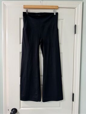Spanx Booty Boost Kick Flare - Large